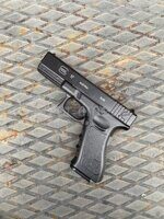 Металлический пистолет Glock 17 для пластиковых пулек 6 мм